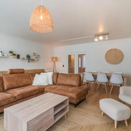 Appartement Ruim En Warm In De Winkelstraat Oostende
