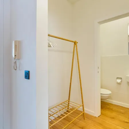 Apartment Ruim En Warm In De Winkelstraat