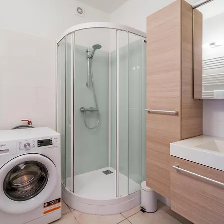 Ruim En Warm In De Winkelstraat